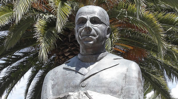 A bust of Aurelio Espinosa Polit outside of the Aurelio Espinosa Pólit Museum and Library in Quito Ecuador.