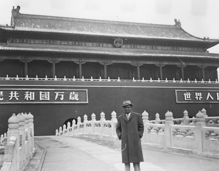 Nelson Estupiñán Bass in Beijing, China, 1960