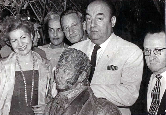 Alfonso Rumazo González with Pablo Neruda