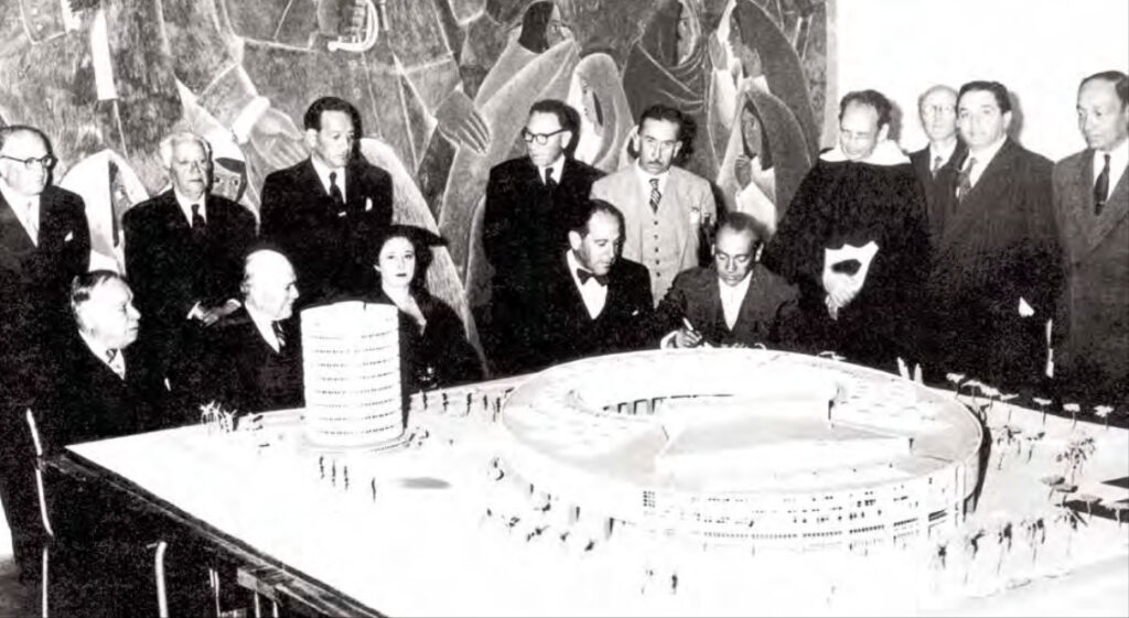 Model of the Mirror Building and National Library at the House of Ecuadorian Culture, 1953.