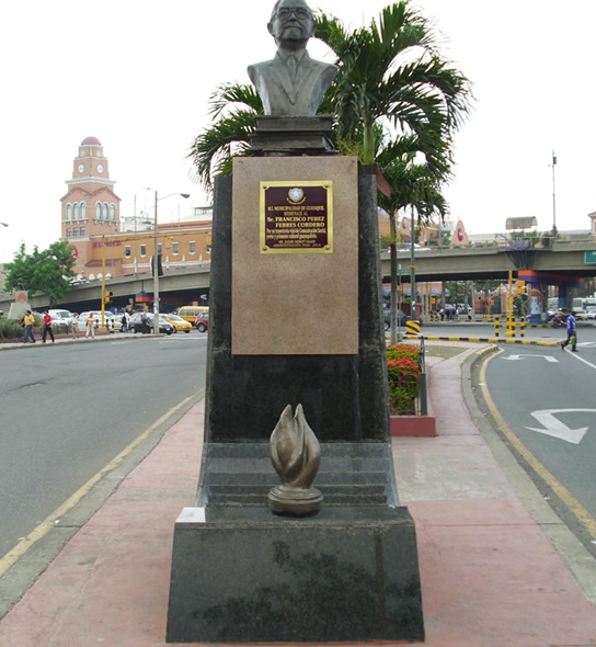 Francisco Pérez Febres-Cordero bust in Guayaquil